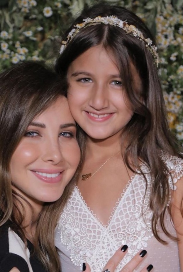 نانسي عجرم وابنتها