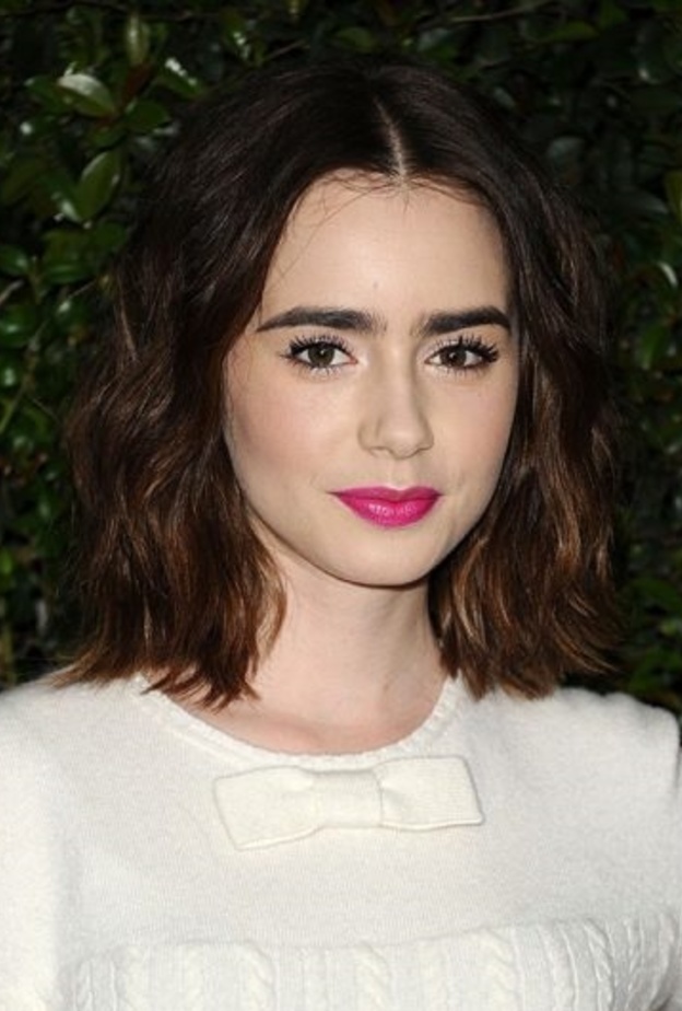 أحمر الشفاه بدرجات الوردي