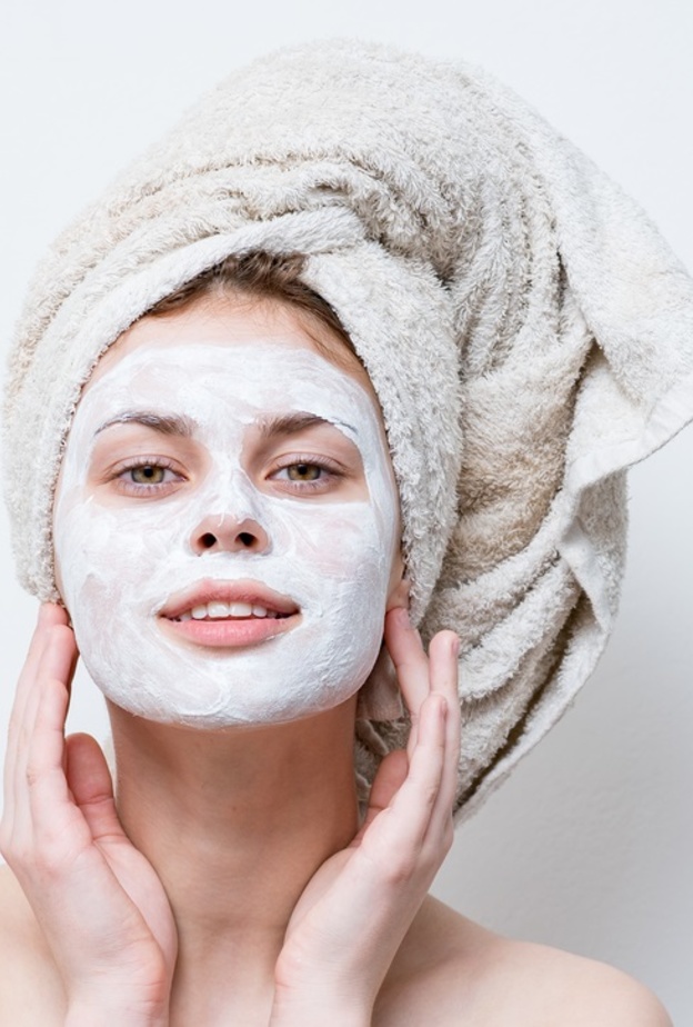  أفضل أنواع ماسكات ترطيب البشرة بعد العيد