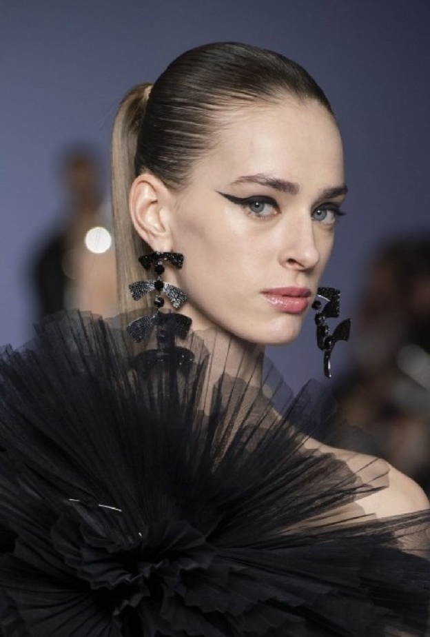 اجمل طرق تطبيق رسمات آيلاينر ممدودة لعيد الاضحى 2020 على طريقة Georges Hobeika