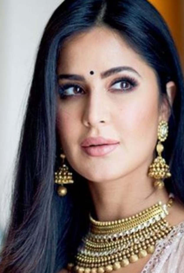 اعتمدي مكياج مدخن ناعم وطبيعي من وحي كاترينا كايف