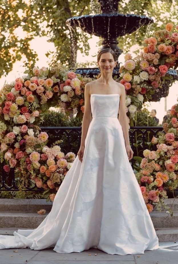  فستان من lela rose