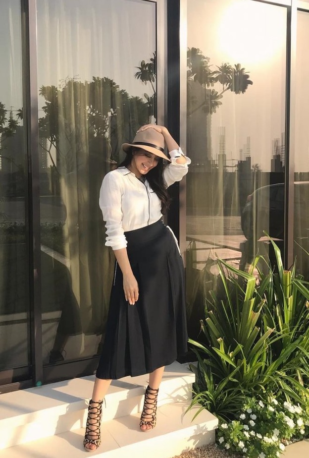  موديلات تنانير متوسطة الطول من اسيل عمران لعيد الاضحى 2020