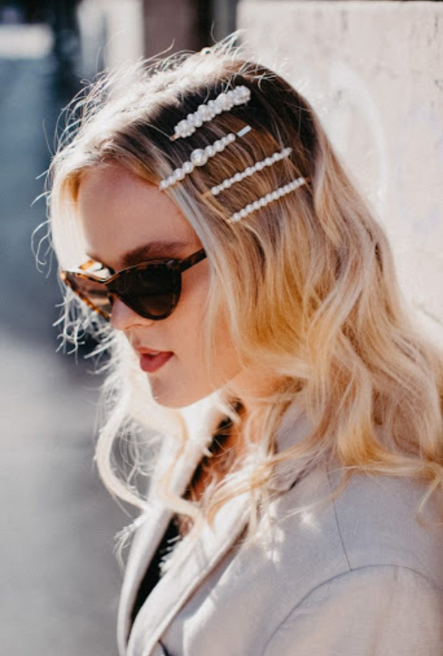  زيني شعرك بدبابيس متنوعة