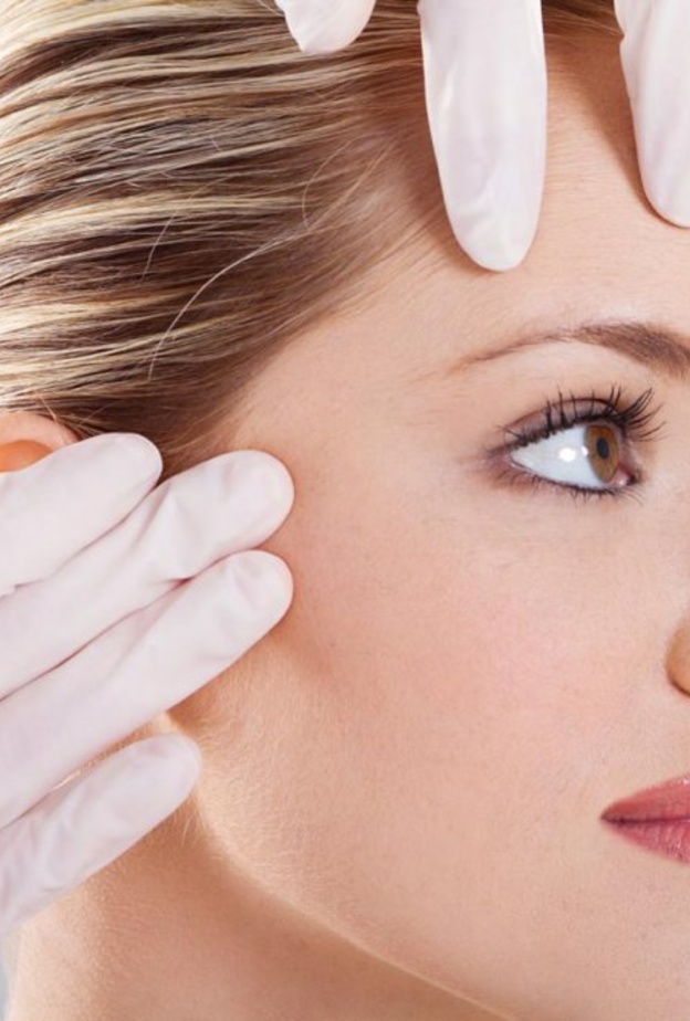  تعمل عمليات شد الوجه التقليدية ببساطة على الطبقة الخارجية من الجلد التي يتم سحبها في مكانها لخلق مظهر أكثر احكاما وأقل تجعداً