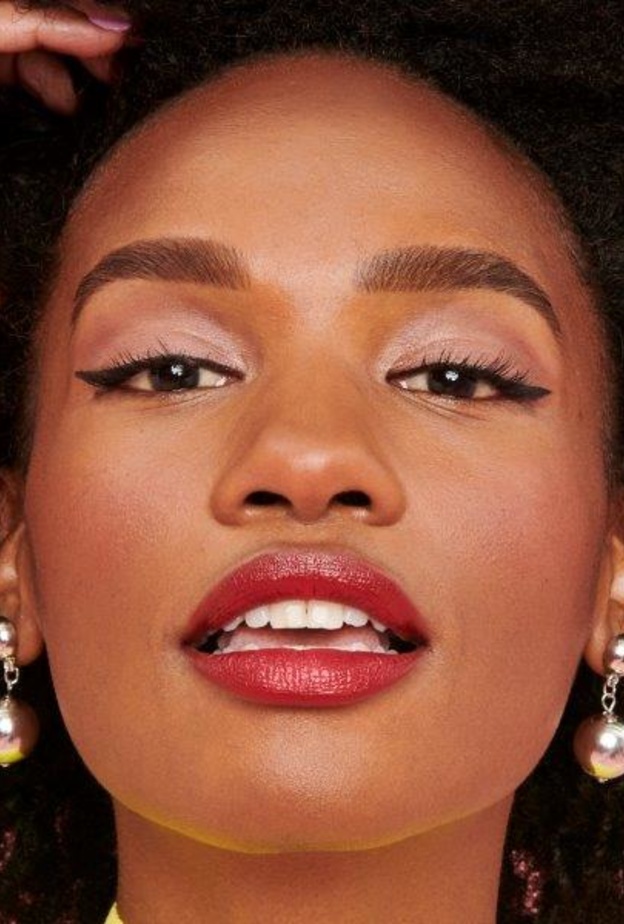 حاجبان مثاليّان لأروع إطلالة هذا العيد مع بنفت كوزمتكس