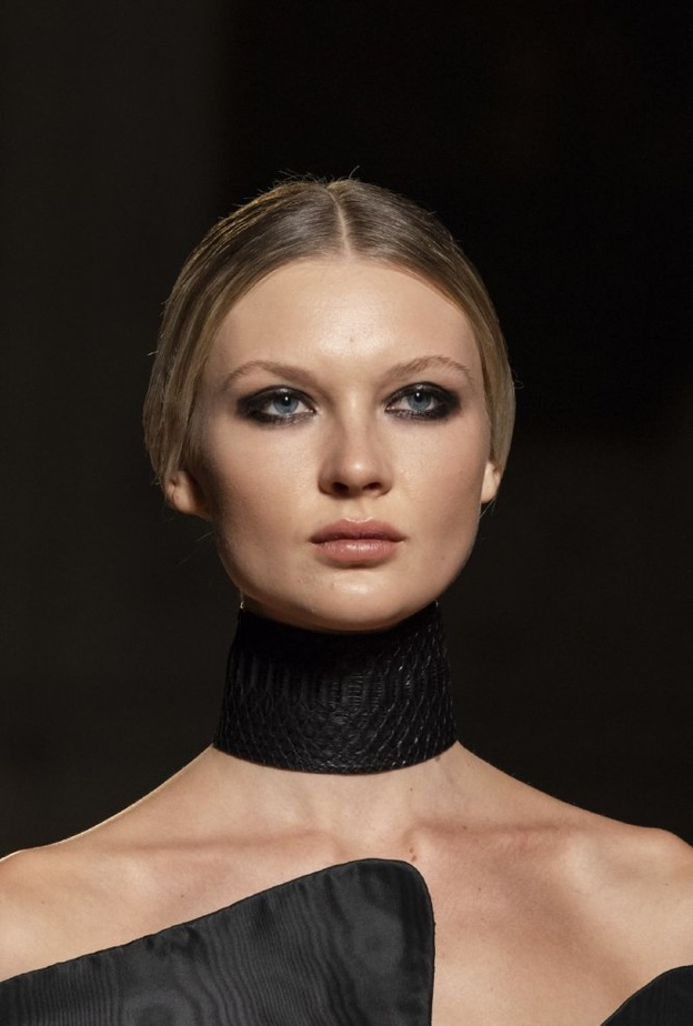 مكياج عيون اسود لاطلالة راقية في عيد الاضحي 2020 من Antonio Grimaldi