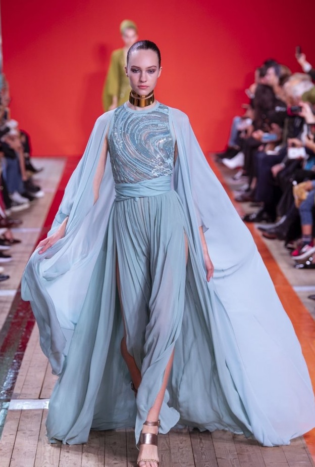 اجمل موديلات فساتين سهرة لعيد الاضحى 2020 بأسلوب الكاب من Elie Saab