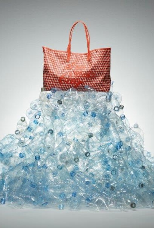 أنا حقيبة بلاستيكية بردهة Level shoes في الشرق الأوسط