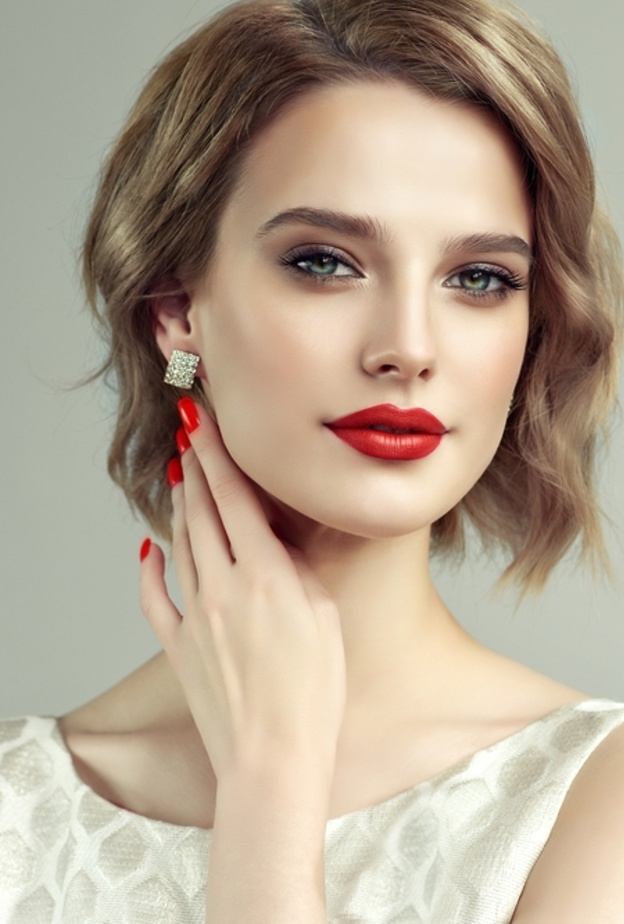 اعتمدي تسريحة ويفي لاطلالة مميزة