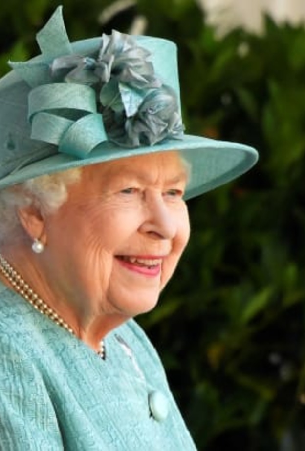 ما هي قواعد البروتوكول الملكي التي لا تستطيع ملكة بريطانيا كسرها؟