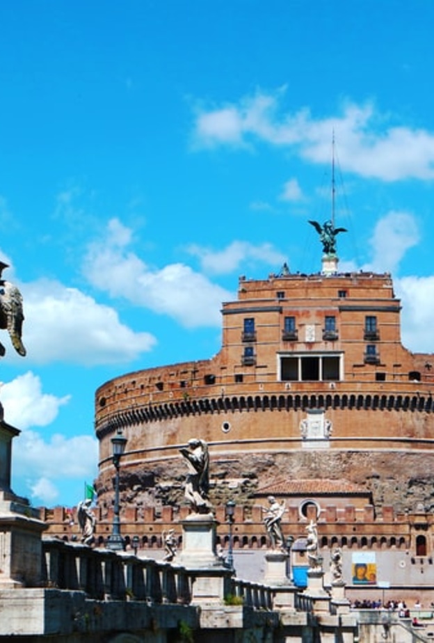  قلعة سانت أنجلو Castel Sant'Angelo Michele Bitetto