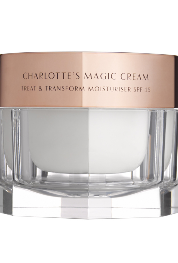 مرطّب البشرة الجديد من شارلوت MAGIC CREAM LIGHT