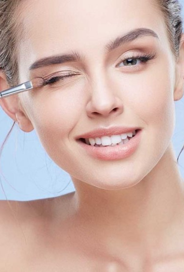 طريقة وضع مكياج وردي ناعم