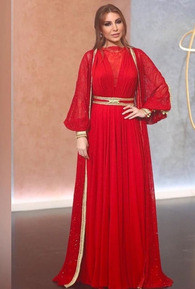 صور اجمل اطلالات يارا بفساتين من اللون الاحمر