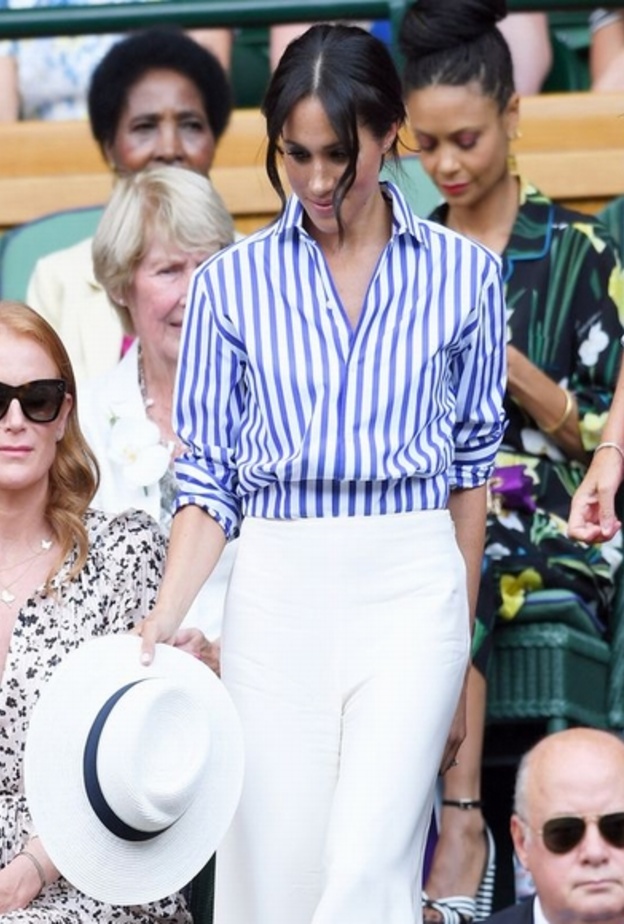 اطلالات ميغان ماركل بالقميص المقلم