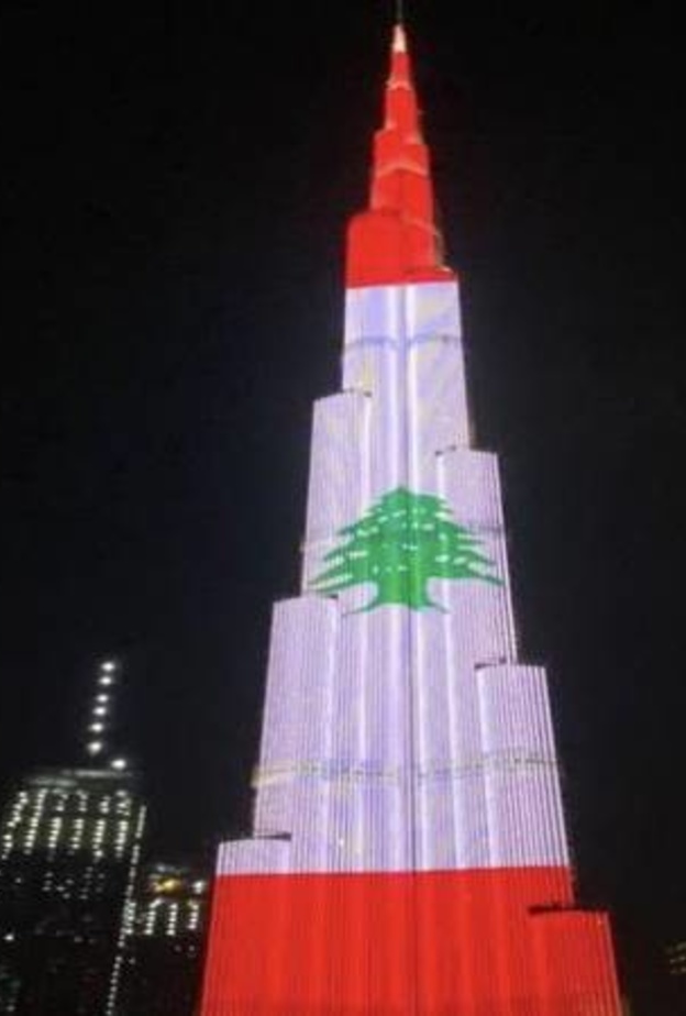 برج خليفة يضيء بعلم لبنان بعد انفجار بيروت