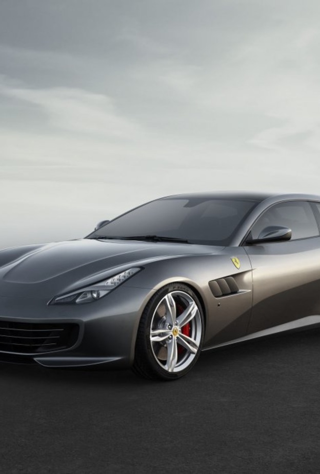 فيراري تختبر GTC4Lusso على الطرقات للمرة الأولى