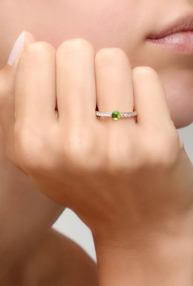 اختاري مجوهرات البريدوت لهدايا مولودات أغسطس