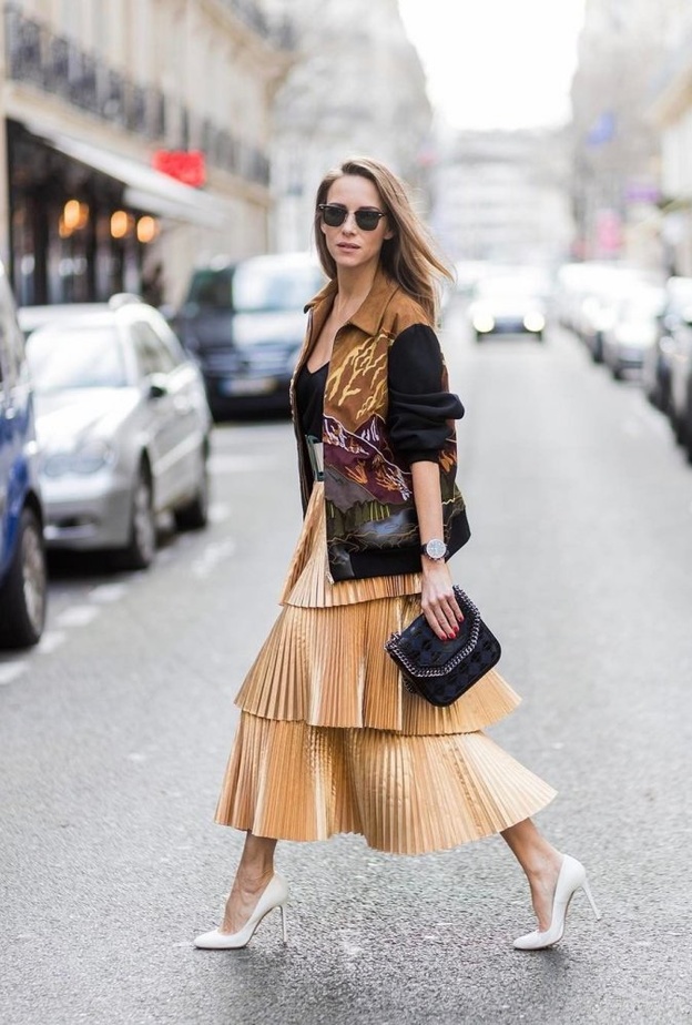 التنورة البليسيه تخي عيوب الجسم وتوحي بالأناقة في آن معاً