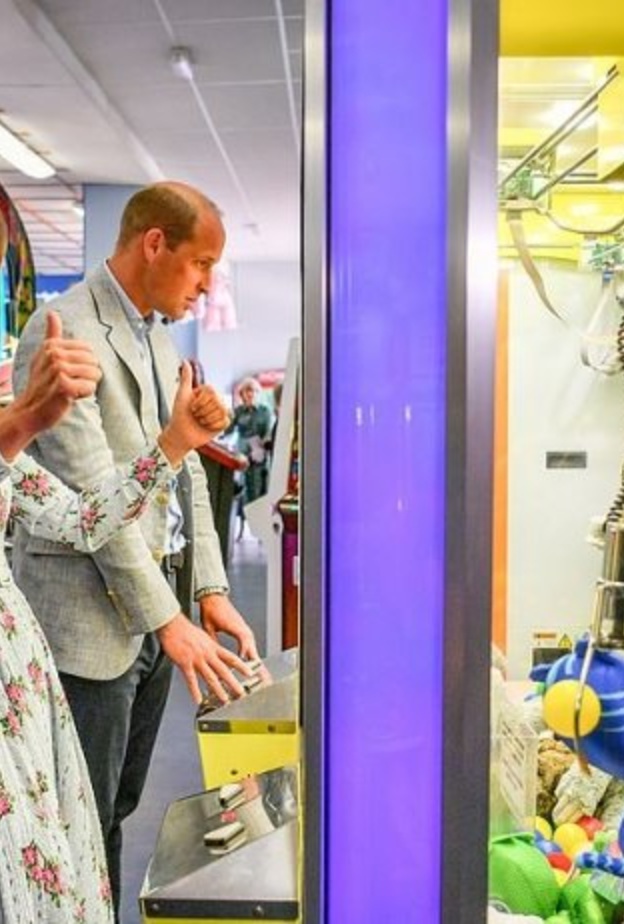 بفيديو طريف.. كيت ميدلتون تعشق روح المنافسة وتحاول أن تفوز في لعبة "أركيد"