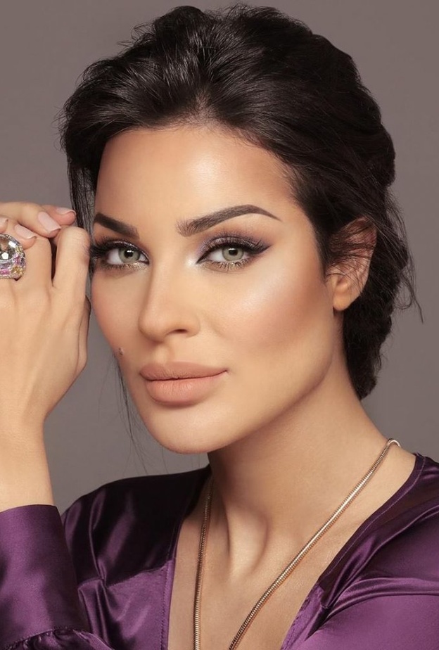 تسريحات شعر انيقة وجذابة للبنات مستوحاة من اطلالات نادين نجيم