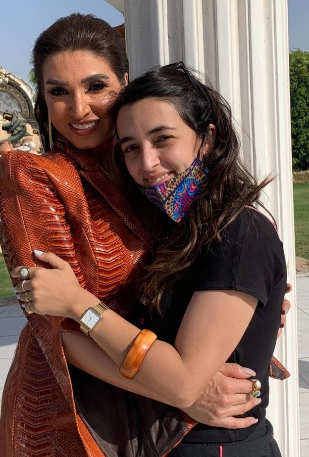 روجينا وابنتها