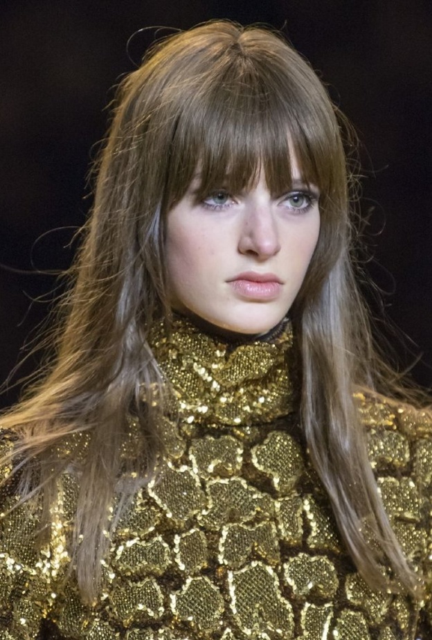 خطوات عمل تسريحات شعر انيقة للشعر الطويل