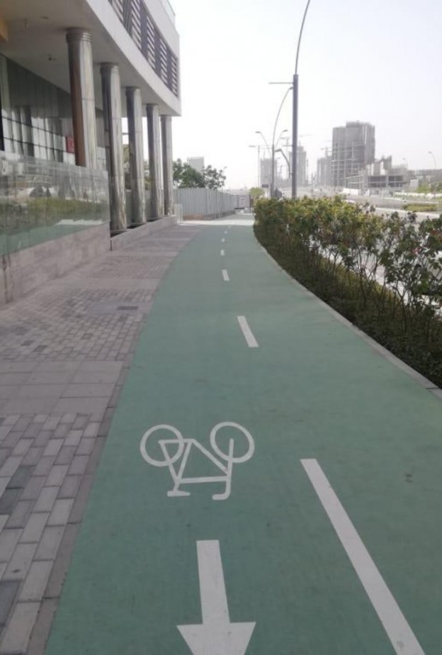 بلدية أبوظبي تقوم بإنشاء وتطوير ممرات مشاة رياضية ومسارات دراجات هوائية