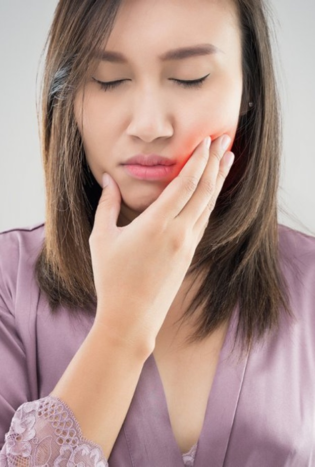 أمراض اللثة ترفع من نسبة الإصابة بكورونا