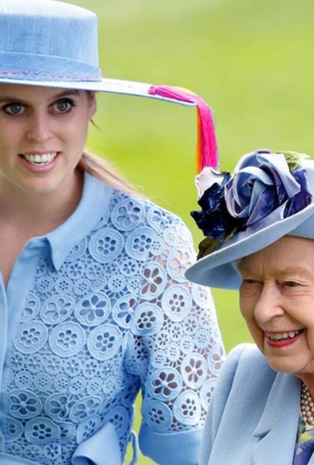 ملكة بريطانيا والأميرة بياتريس