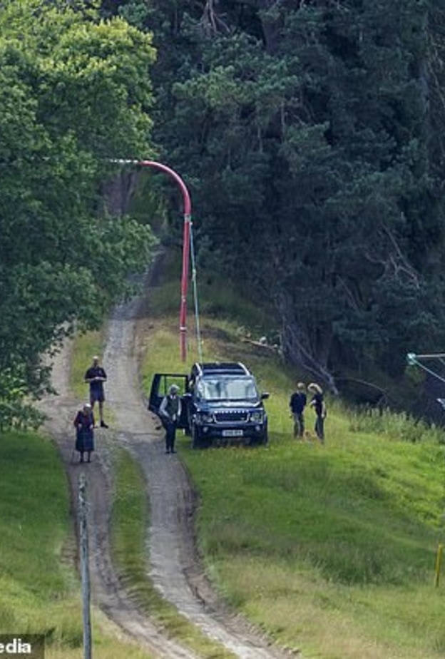 ملكة بريطانيا في قلعة بالمورال
