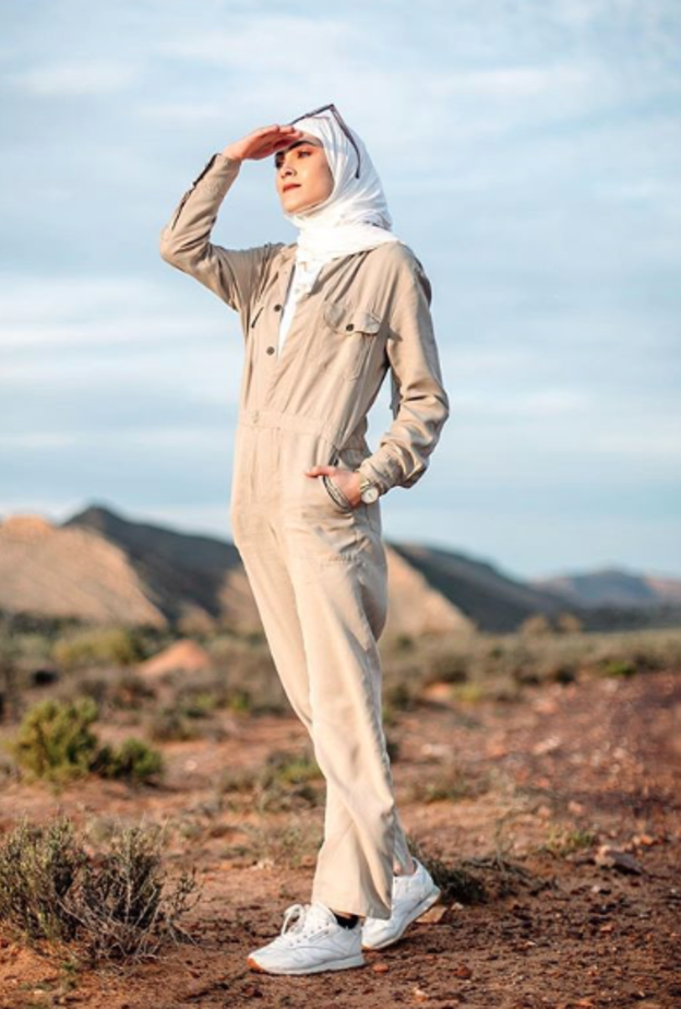 طرق ارتداء الجمبسوت للمحجبات