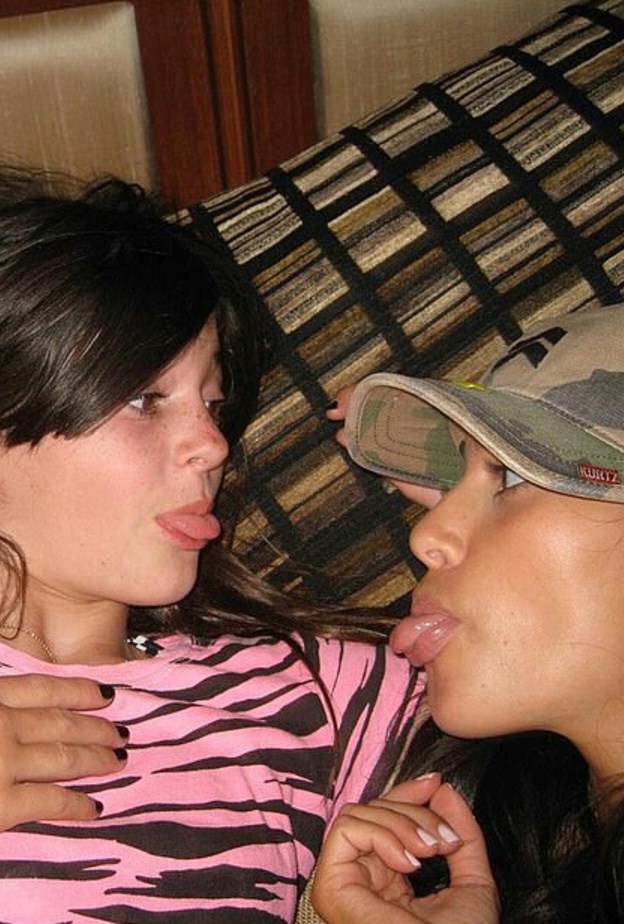 كايلي جينر و كيم كارداشيان 