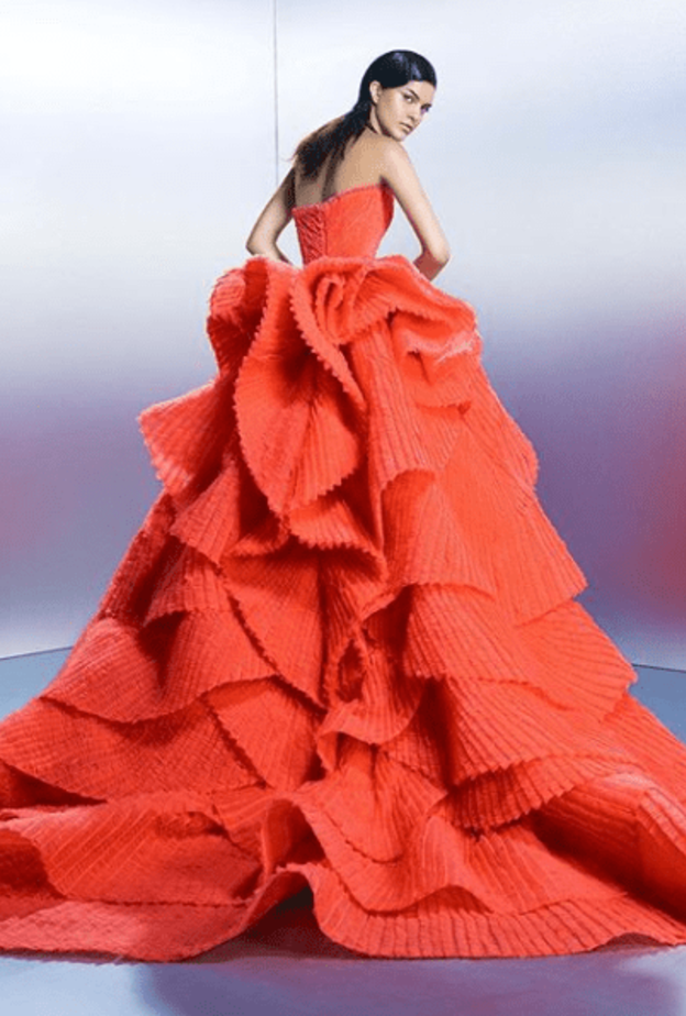 فساتين خطوبة باللون البرتقالي  بتوقيع  MICHAEL CINCO