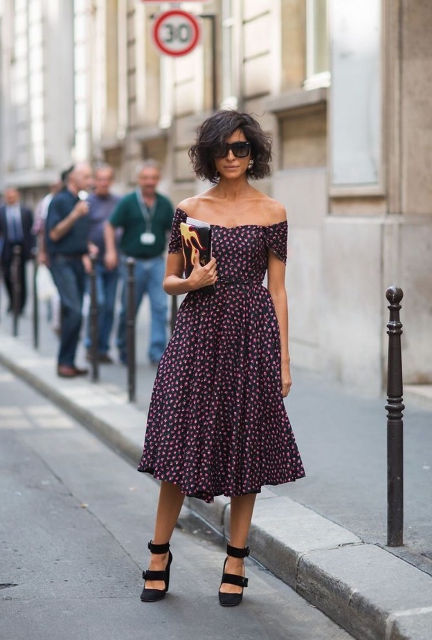 اعتمدي فساتين اوف شولدرز ناعمة لمختلف مناسبات هذا الصيف