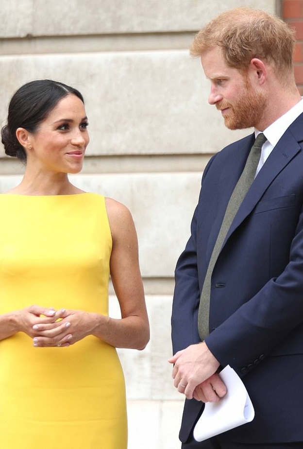 ميغان وهاري انضما إلى عائلة كلوني في منطقة بحيرة كومو