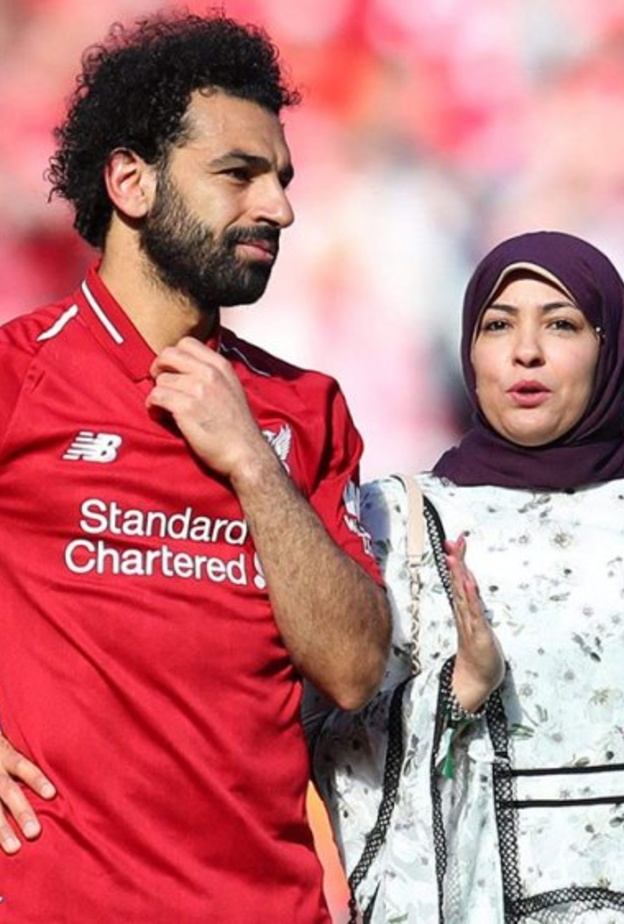 محمد صلاح وزوجته