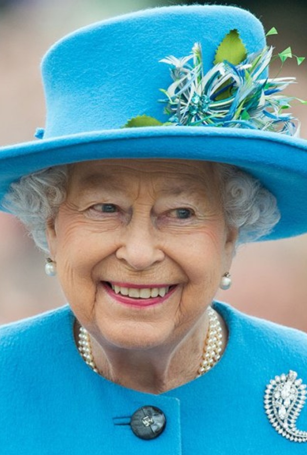 فرصة للعمل في قصر ملكة بريطانيا.. الملكة إليزابيث تبحث عن مشرف مباني وفني صيانة