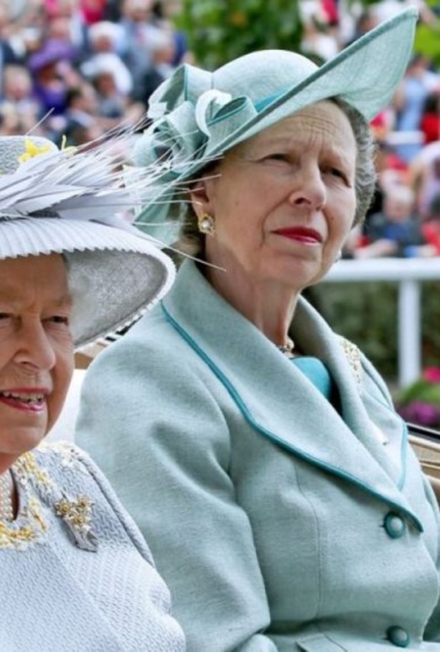  ملكة بريطانيا تهنئ ابنتها بعيد ميلادها