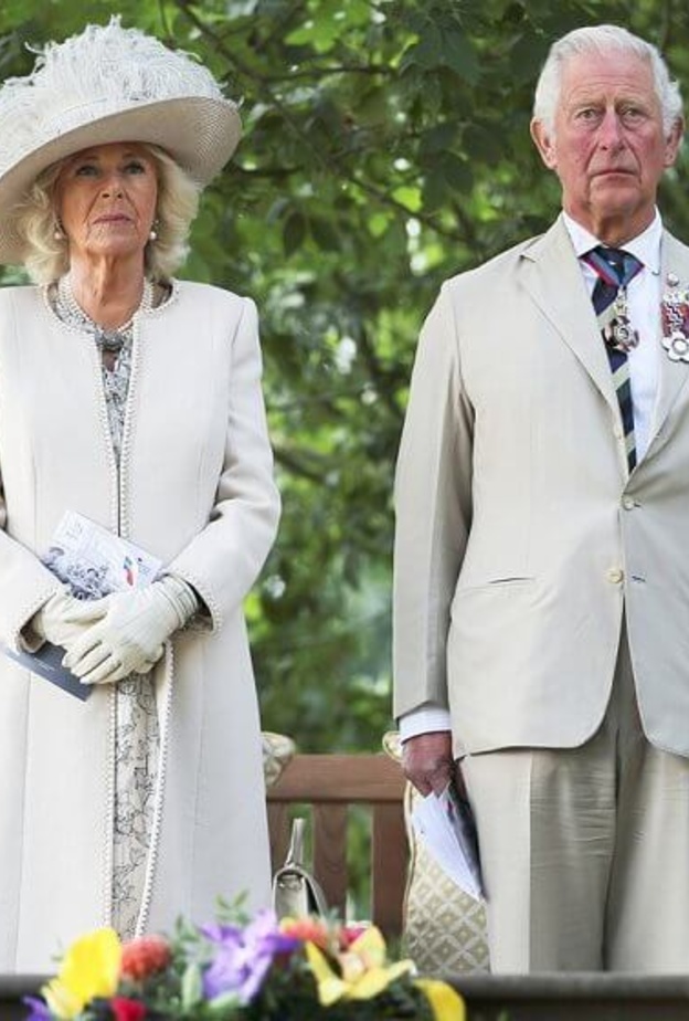  الأمير تشارلز وزوجته يشاركان في احتفالات يوم الانتصار على اليابان