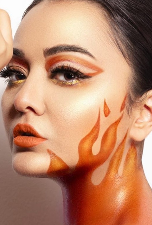 راندا البحيري برسمة مكياج جريئة