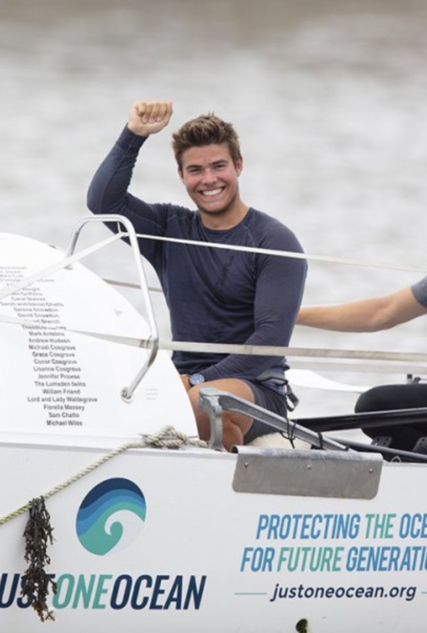 بسباق التجديف.. حفيد الأميرة مارغريت يجمع التبرعات للصليب الأحمر البريطاني