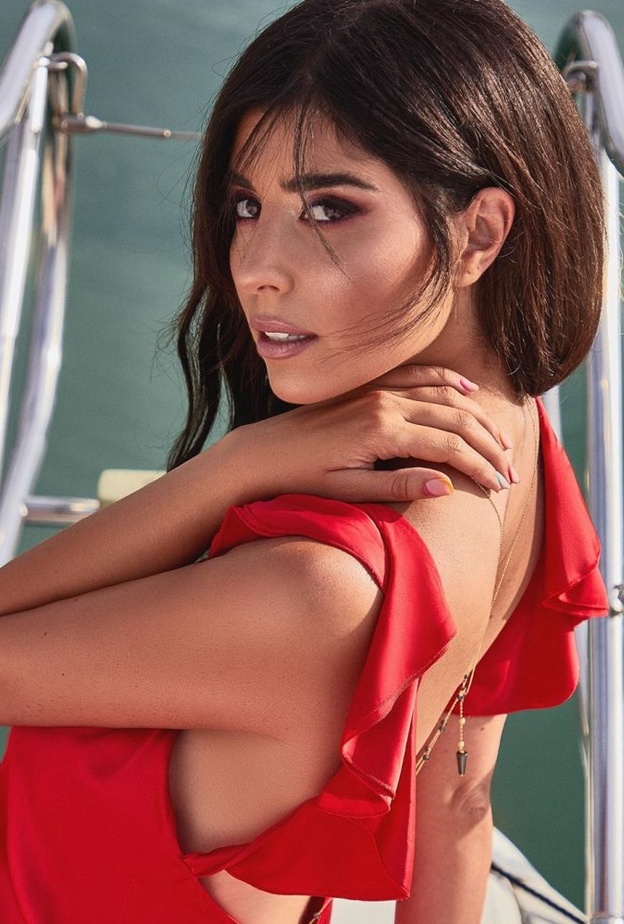 النجمة اللبنانية الشابة زينة مكي