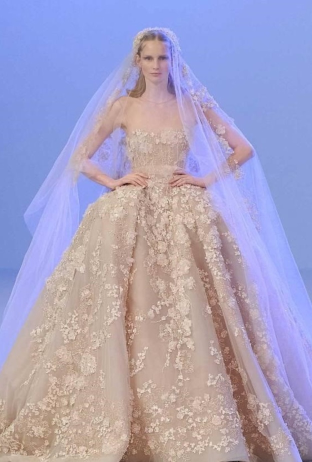 فساتين زفاف منفوشة من ايلي صعب