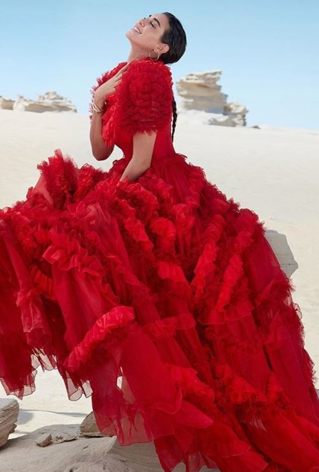  اختارت فستاناً ساحرا من تصميم دولتشي اند غابانا