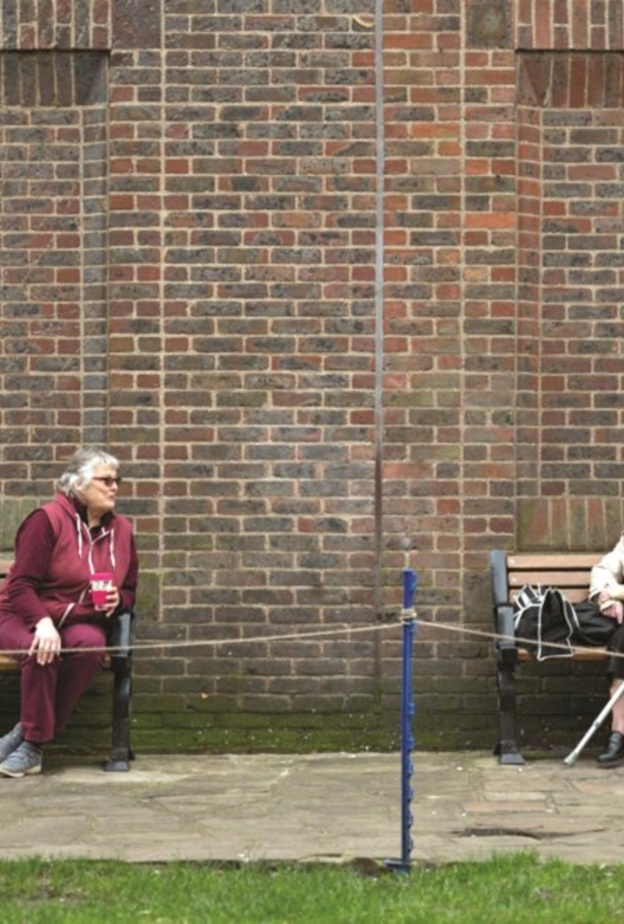  مسافة مترين غير كافية للوقاية من كورونا