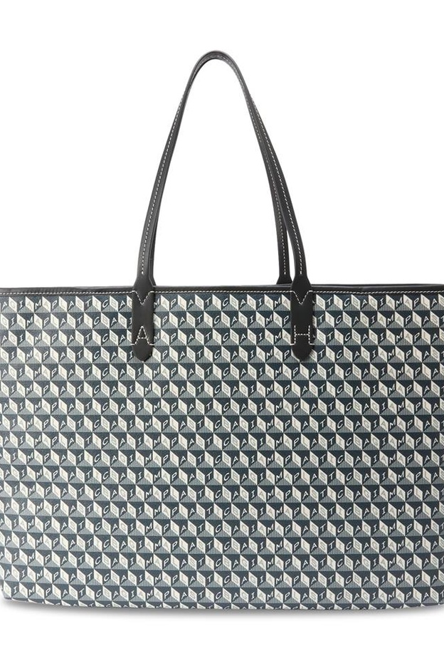 مشروع "أنا لست حقيبة بلاستيكية" يعود باسم "أنا حقيبة بلاستيكية"  في ردهة "LEVEL SHOES" في الشرق الأوسط