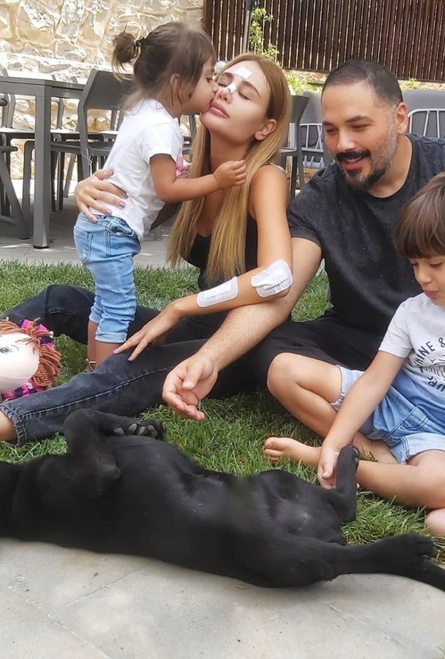 اول ظهور لداليدا عياش بعد اصابتها في مرفأ بيروت