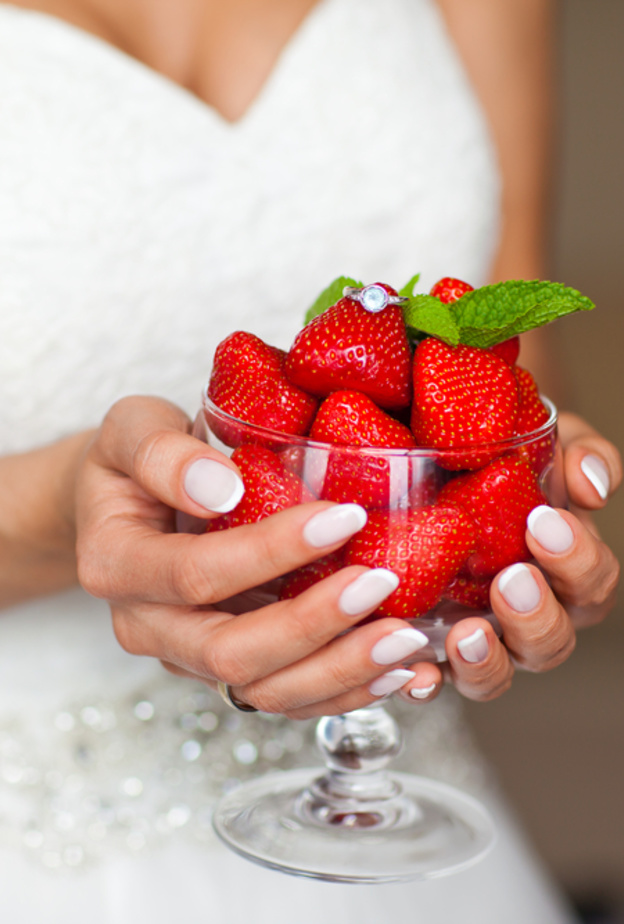 فوائد الفراولة الصحية لرشاقة العروس
